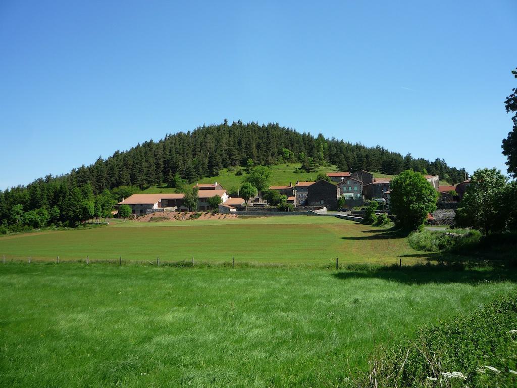 Le Gite Du Velay Bains Exterior photo